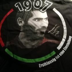 "Erstklassig ist eine Einstellung" T-Shirt Frauen unterschrieben von Halil Altintop