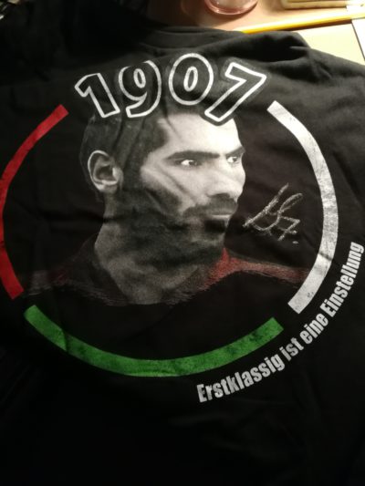 "Erstklassig ist eine Einstellung" T-Shirt Frauen unterschrieben von Halil Altintop